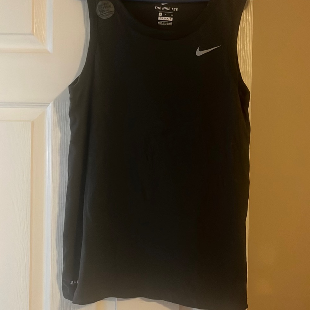 Nike dri fit tank small
